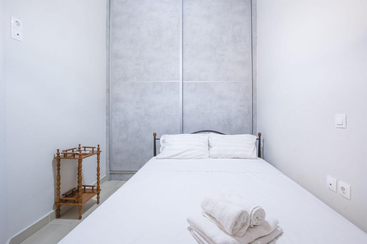 Bright Apartment In Pireo Esterno foto