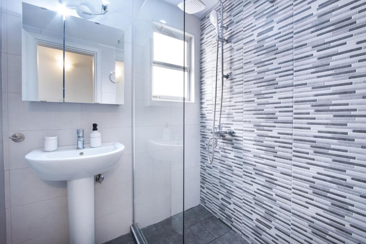 Bright Apartment In Pireo Esterno foto