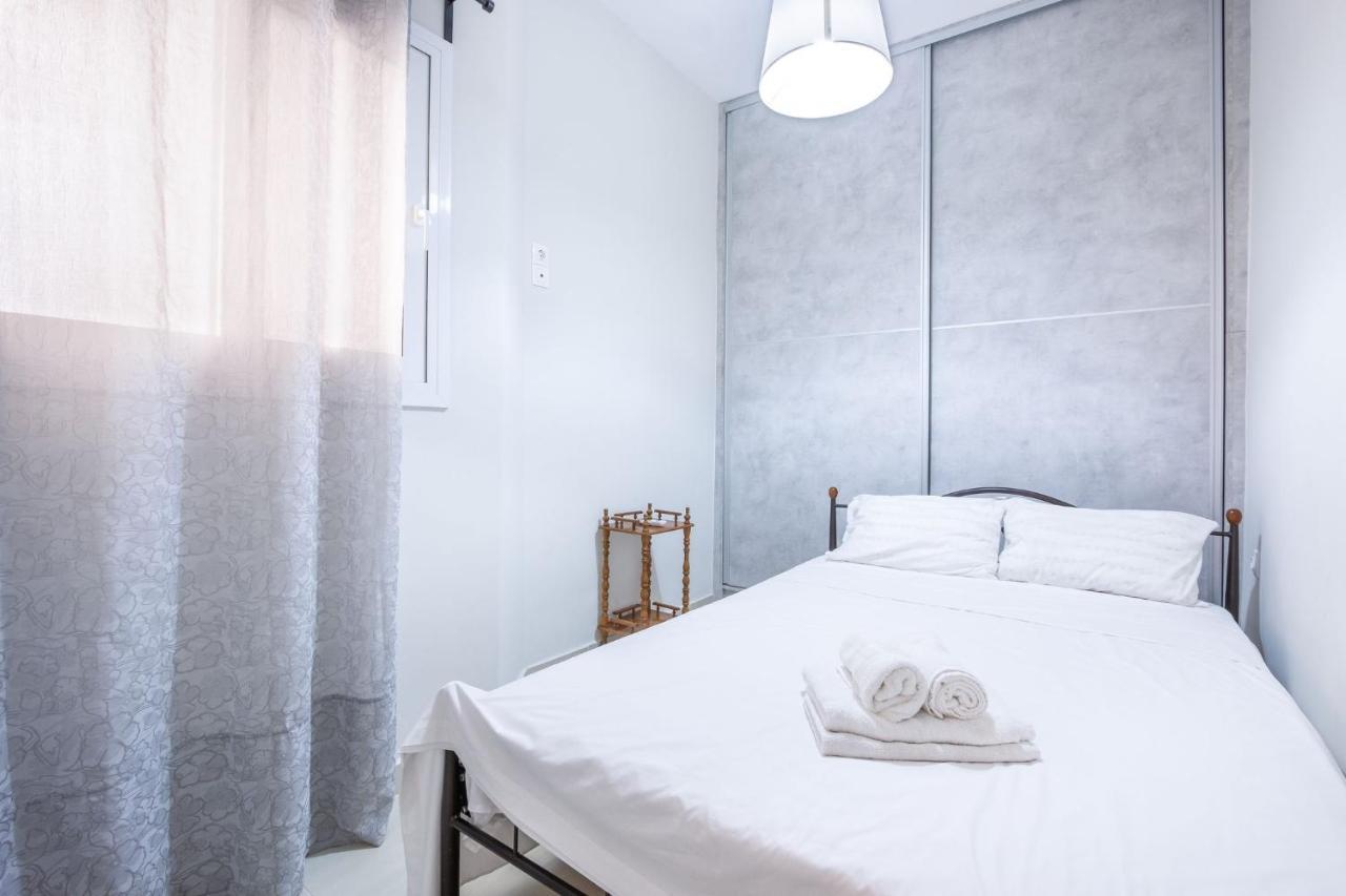 Bright Apartment In Pireo Esterno foto
